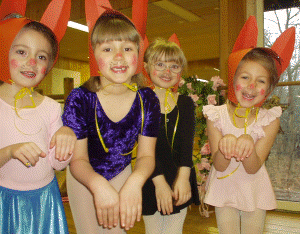 dancent.gif (57436 bytes)